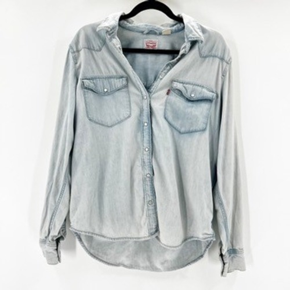 Levi Strauss Womens Western Denim Shirt Light Wash Pearl Snap Long Sleeve Large - Picture 2 of 6